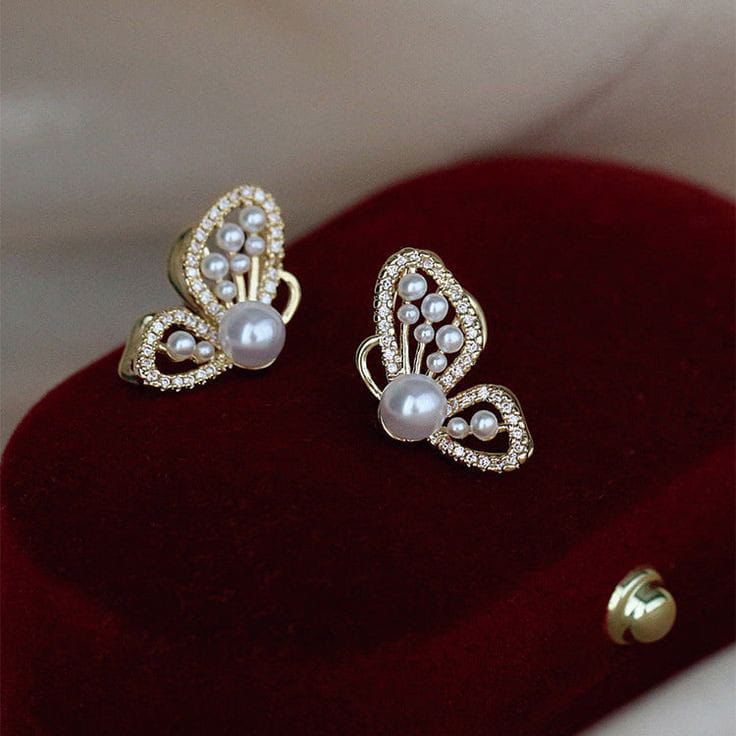 Butterfly Minimal Pearl Studs