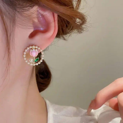 Flower pearl studs