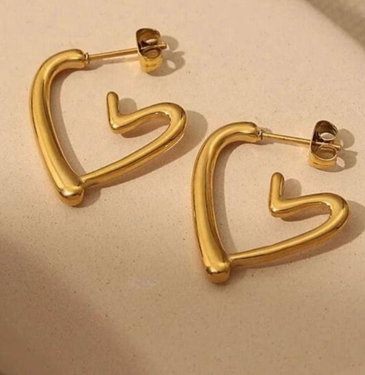 Anti Tarnish heart Studs