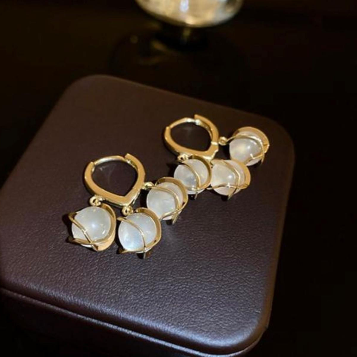 Multi stone minimal hoops