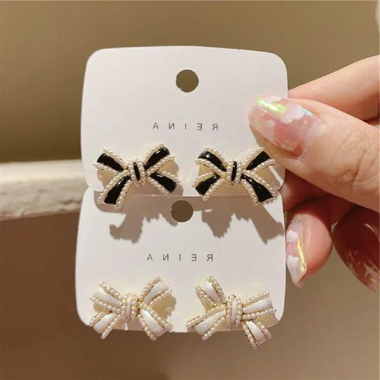 Korean Classic Bow Studs Black/Ivory
