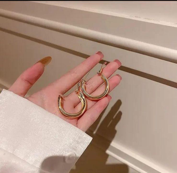 Everyday Classic Gold Hoops