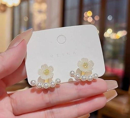 Minimal Flower Pearl Detachable Earrings