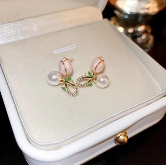 Minimal Flower/Rose Studs