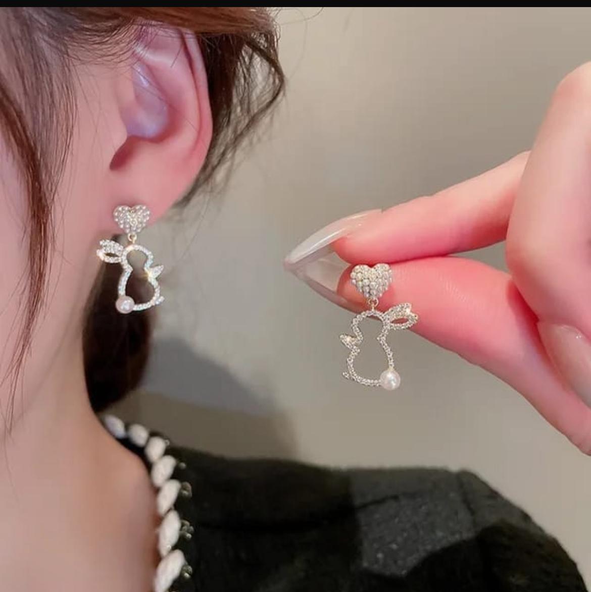 Trending Korean Rabbit Heart Earring
